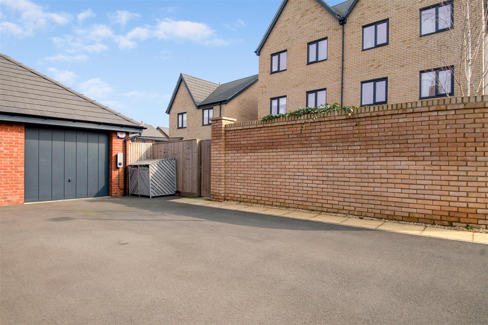 Dartmouth Drive, Broughton, Milton Keynes